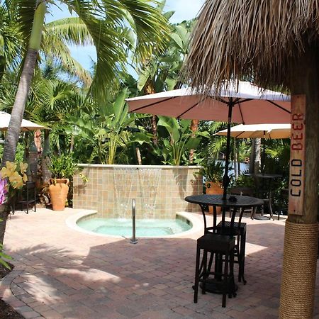 The Cabanas Guesthouse & Spa - Gay Resort Catering To Gay Men โอ๊คแลนด์พาร์ค ภายนอก รูปภาพ
