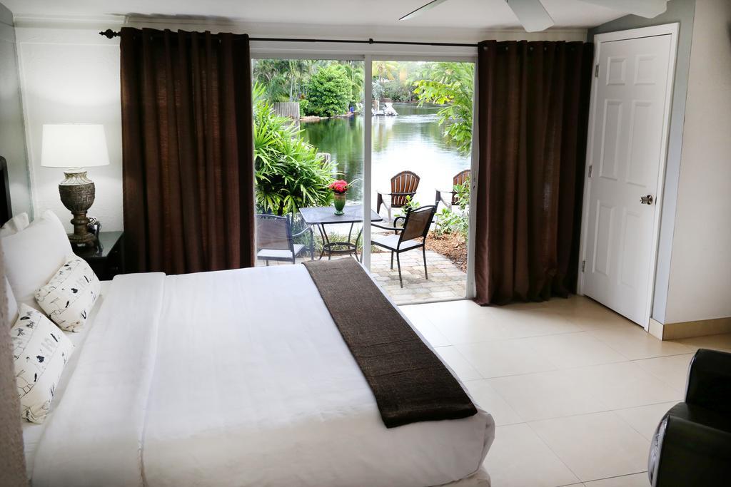 The Cabanas Guesthouse & Spa - Gay Resort Catering To Gay Men โอ๊คแลนด์พาร์ค ห้อง รูปภาพ