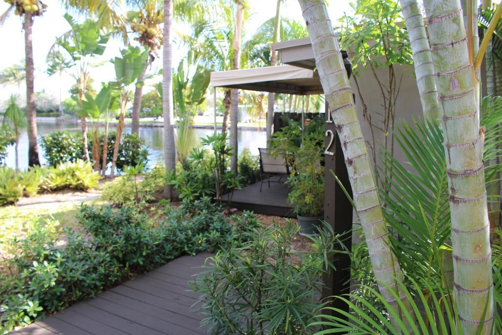 The Cabanas Guesthouse & Spa - Gay Resort Catering To Gay Men โอ๊คแลนด์พาร์ค ภายนอก รูปภาพ