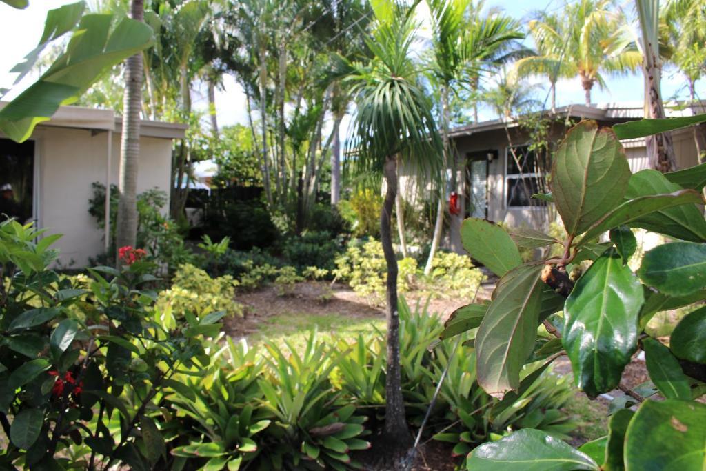The Cabanas Guesthouse & Spa - Gay Resort Catering To Gay Men โอ๊คแลนด์พาร์ค ภายนอก รูปภาพ