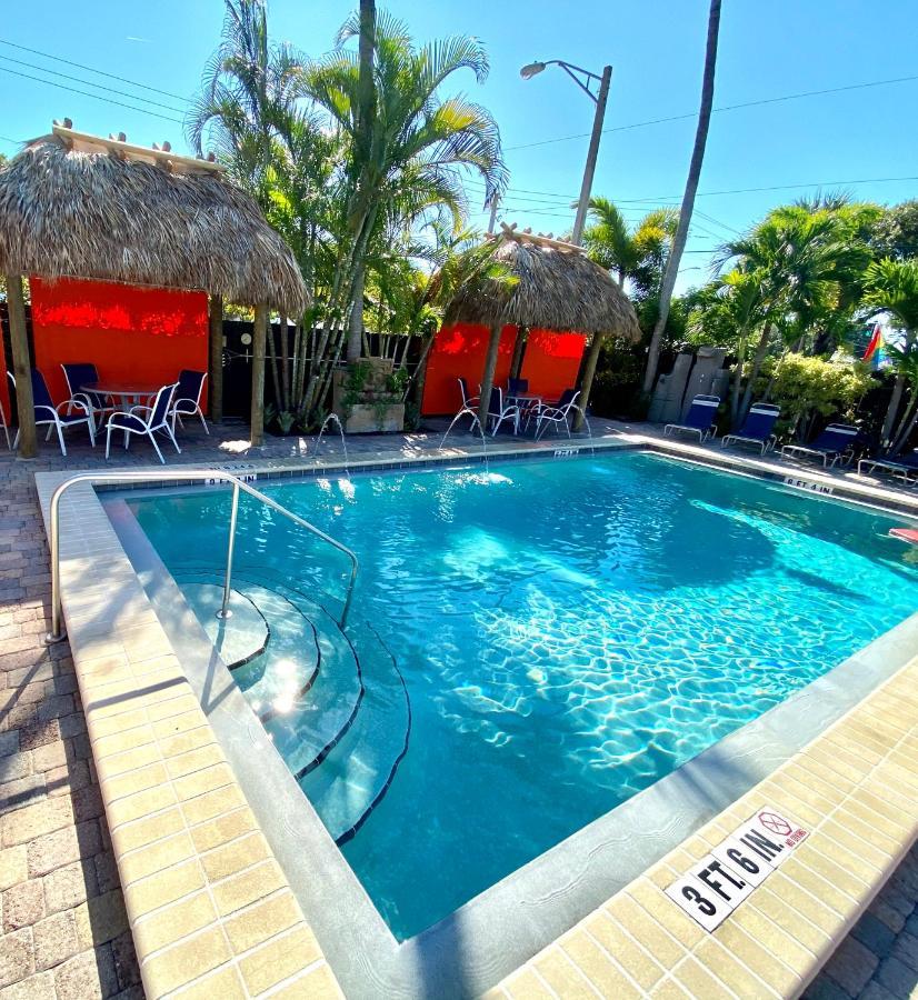 The Cabanas Guesthouse & Spa - Gay Resort Catering To Gay Men โอ๊คแลนด์พาร์ค ภายนอก รูปภาพ